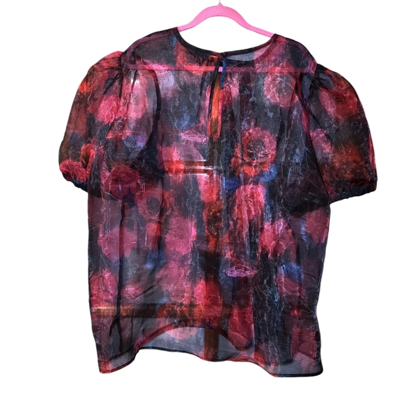 Torrid 4X floral red and black organza puff sleeve top - Picture 2 of 4